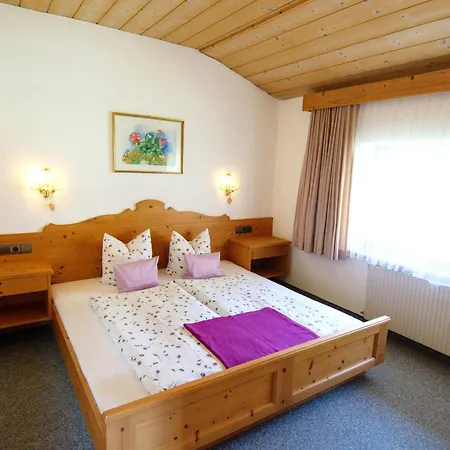 Kirschbaum 2 Ehrwald