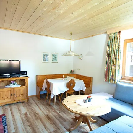 Kirschbaum 2 Apartment